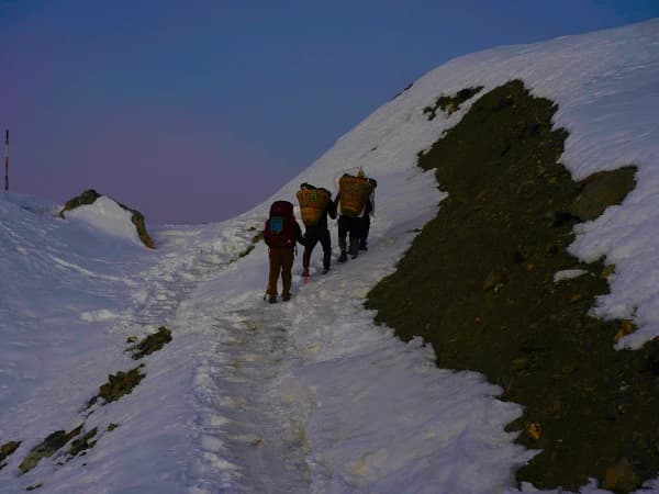 Annapurna Circuit Trek Winter Mountain View