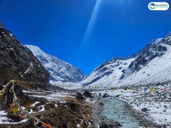 Hiking Tsho Rolpa Lake Route