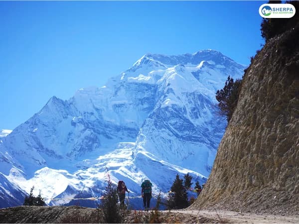Sea Annapurna Circuit Trek Hiking Trail