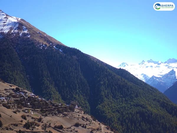 Sea Annapurna Circuit Trek Manang Village