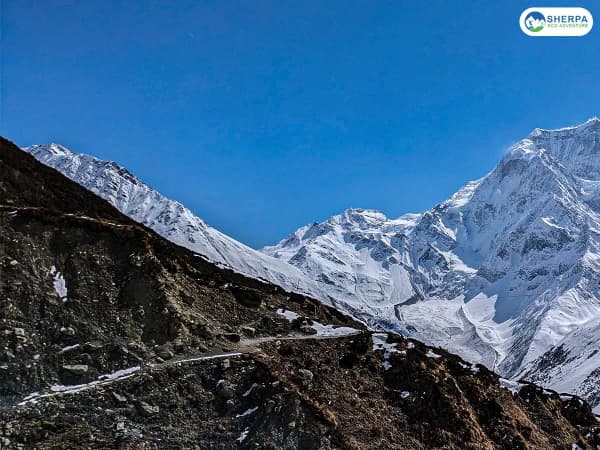 Sea Everest Base Camp Trek Trail Through Village