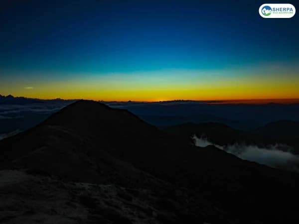 Sea Pikey Peak Trek Sunrise View