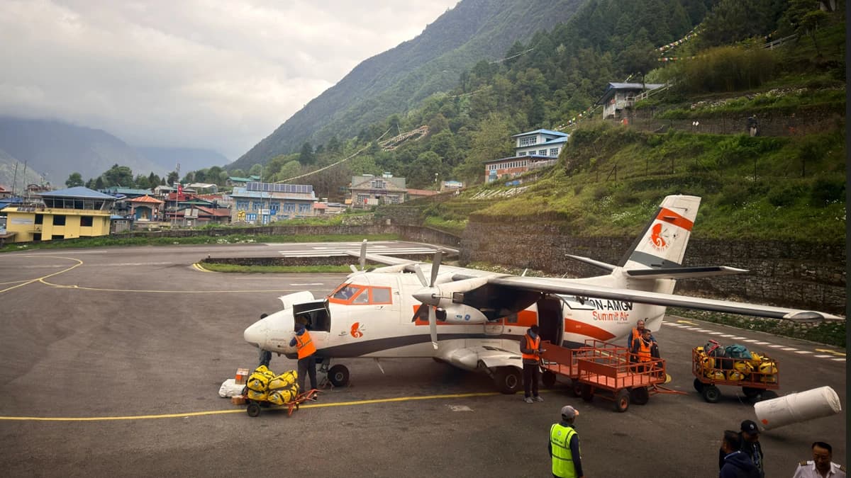 ebc-trek-day-fly-to-lukla